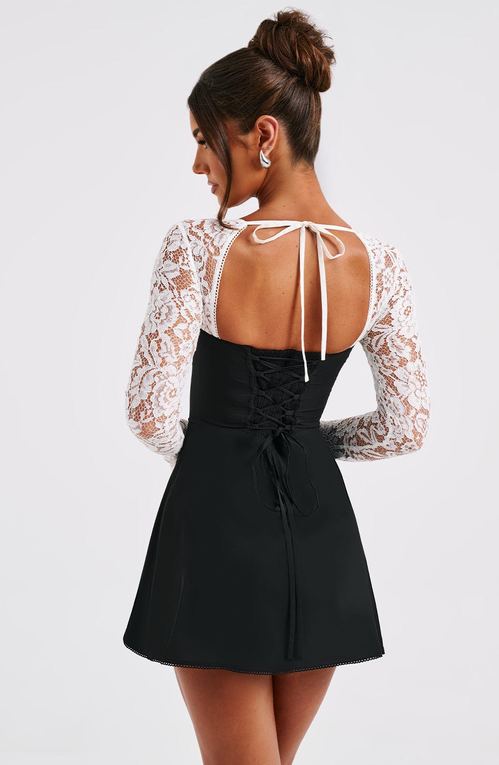 VELMIRA - Robe Courte en Dentelle